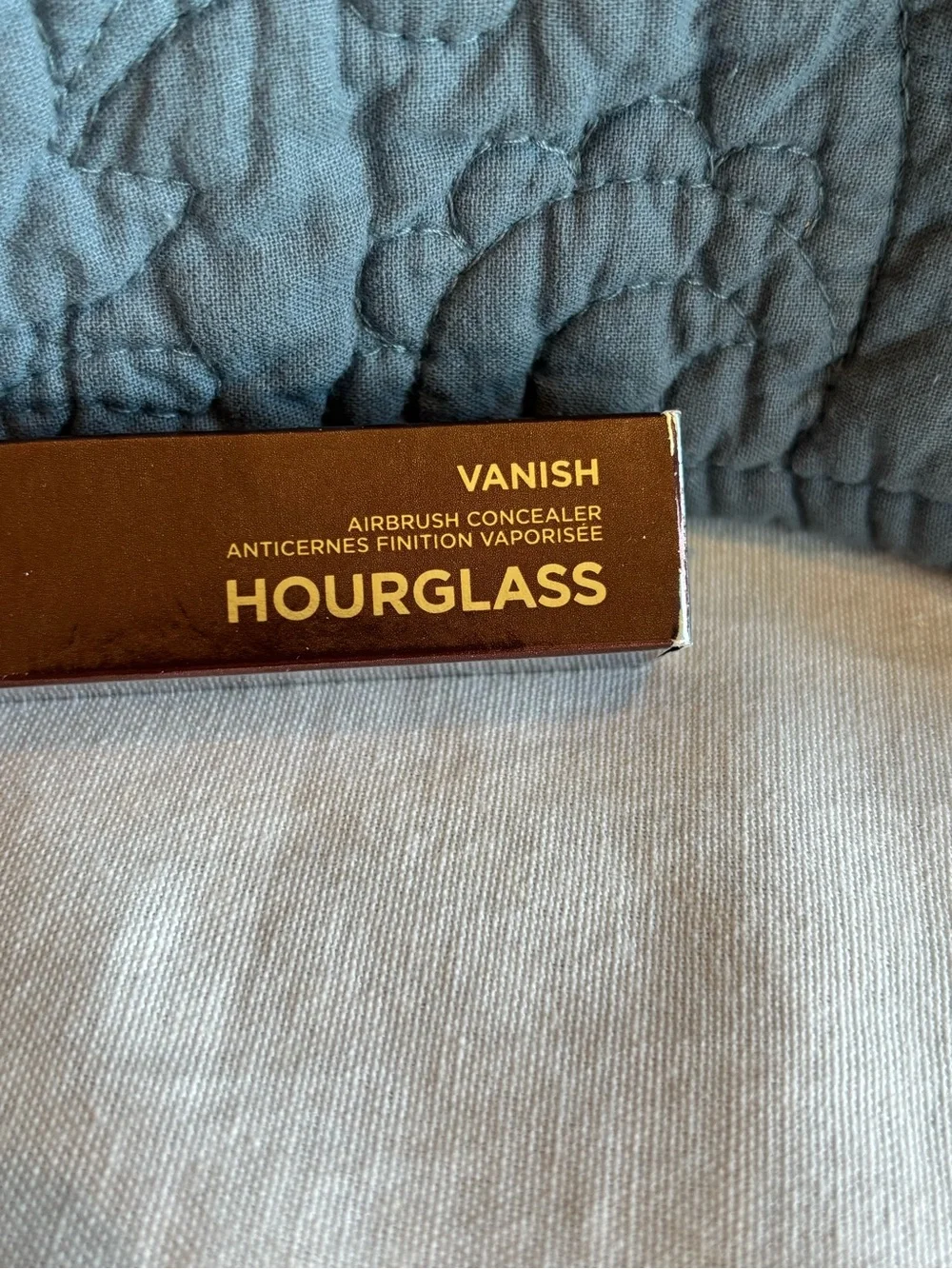 Hourglass vanish airbrush